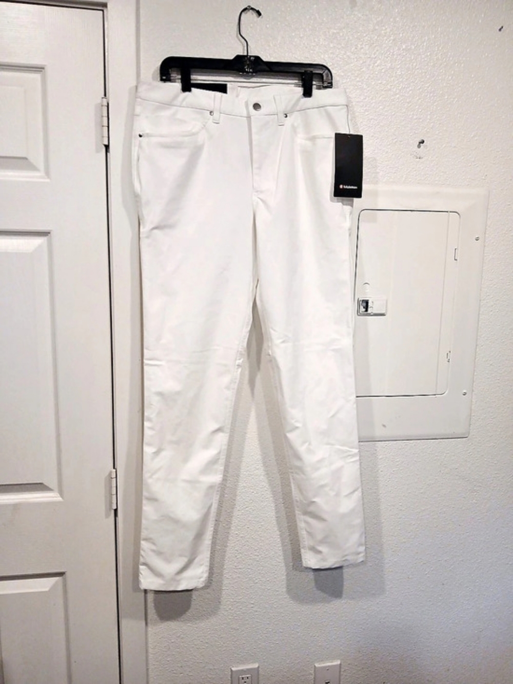 Lululemon ABC Pant Slim 33"L white size 34